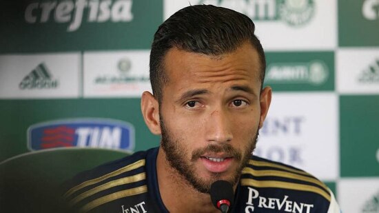 Sacado, Leandro Pereira diz entender opção de Oswaldo