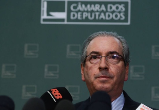 O presidente da Câmara dos Deputados, Eduardo Cunha (PMDB-RJ), durante entrevista no Salão Verde da Casa