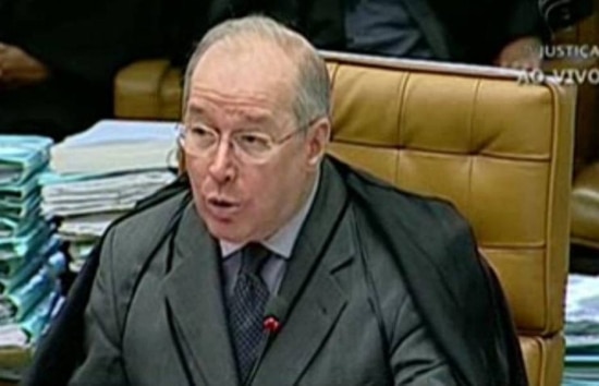 Ministro Celso de Mello durante sessão do STF