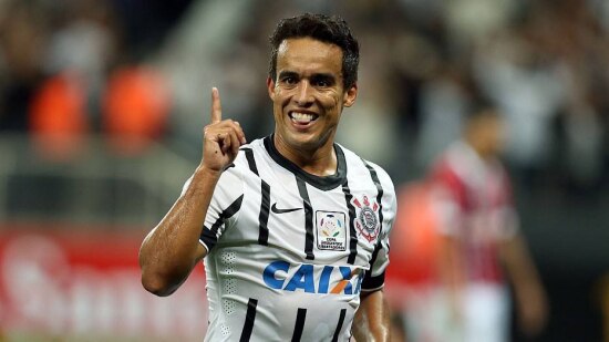 Contra o lanterna, Corinthians busca vitória e paz