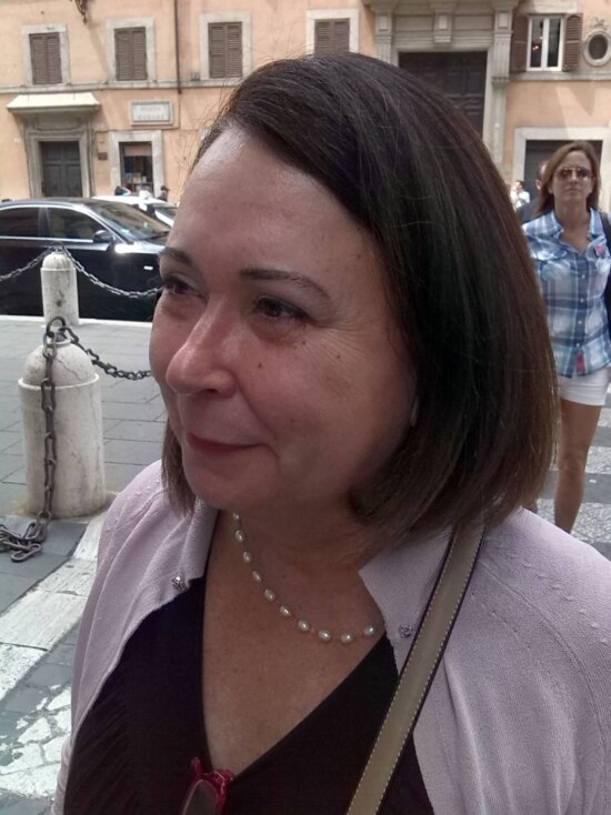 Andrea Haas, mulher de Henrique Pizzolato, condenado no processo do mensalÃ£o, em foto de junho de 2015