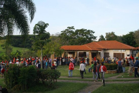 MST invade fazenda de amigo de Temer no interior de São Paulo