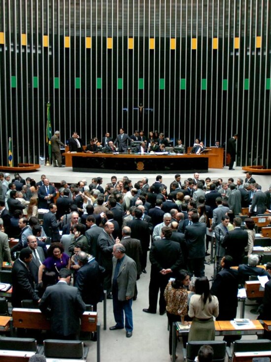 Plenário da Câmara em julho de 2015 durante uma das votações da reforma