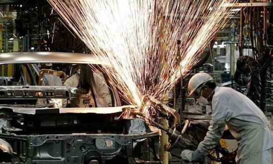 Indústria brasileira enfrenta forte crise em 2015