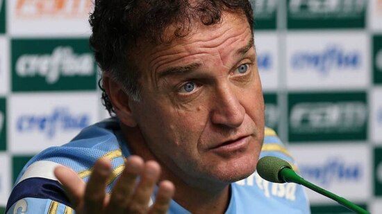 Com carta branca, Cuca reformula elenco do Palmeiras