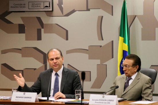 Barros argumentou que a ampliação do setor reduziria a pressão sobre o SUS