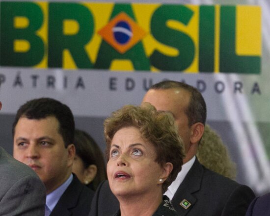 Dilma Rousseff: crise brasileira é culpa do próprio Brasil, afirma jornal inglês
