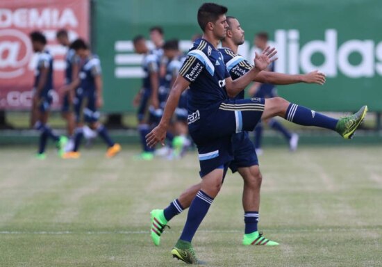 Palmeiras procura clube para emprestar Leandro Almeida