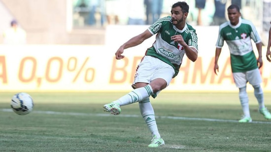 Palmeiras vai ao mercado atrás de atacantes
