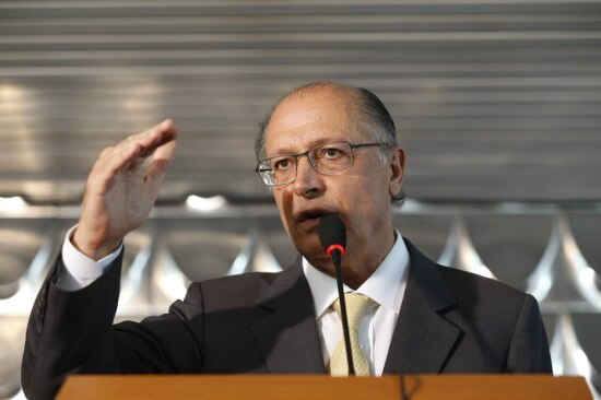 O corte de secretarias não é consenso para contenção de gastos. Em São Paulo, foram mantidas as 25 pastas pelo governador reeleito, Geraldo Alckmin (PSDB). 