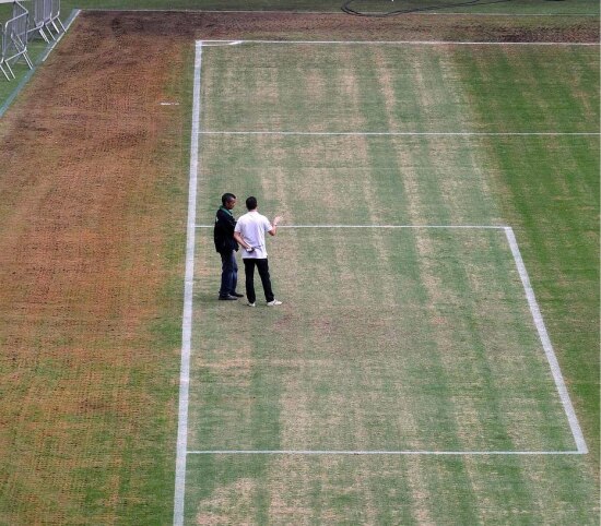 Estádio do Palmeiras tem jogo festivo, apesar das críticas ao gramado