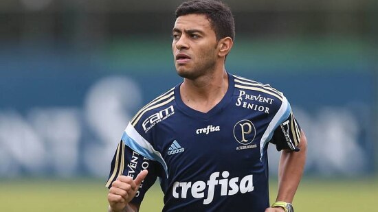 Cleiton Xavier treina bem e deve voltar ao time do Palmeiras