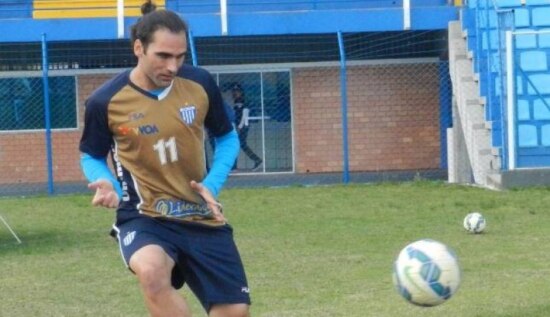 Rival do Palmeiras na Libertadores, Nacional anuncia Léo Gamalho