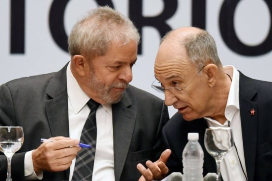 O ex-presidente Lula com o presidente nacional do PT, Rui Falcão