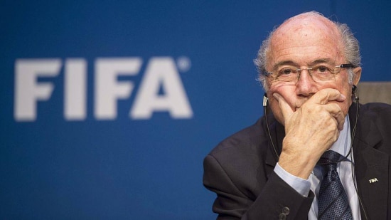 Joseph Blatter respondeu a uma bateria de perguntas na primeira entrevista coletiva 