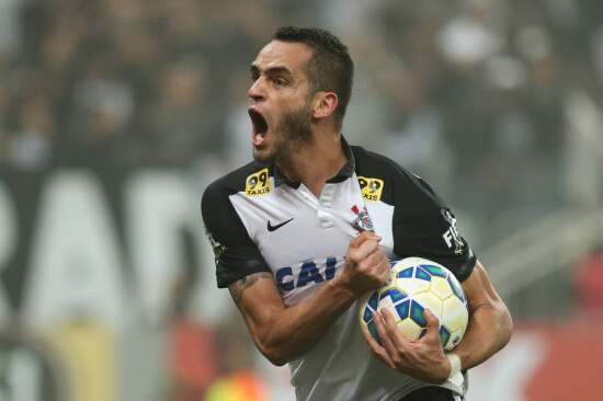 Renato Augusto e Lucas Lima ditam ritmo do clássico no Itaquerão