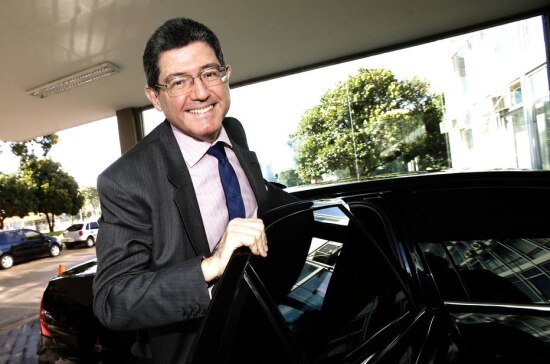 Levy tentou reduzir de 1/12 para 1/20 a disponibilidade mensal de recursos dos ministérios, que acabou em 1/18