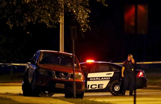 Polícia reforçou a vigilância na região do Centro Curtis Culwell, em Garland, no Texas, onde um tiroteio matou dois suspeitos