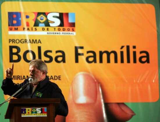  Lançamento do Bolsa Família pelo governo Lula, em 2003