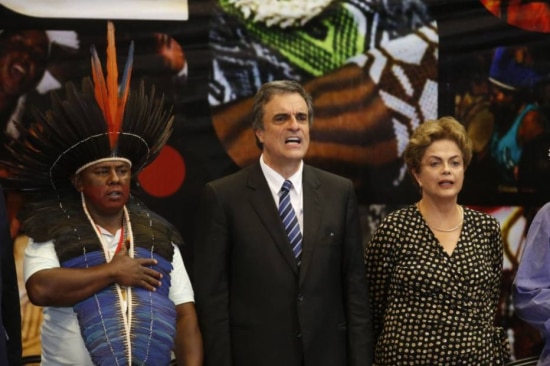 José Eduardo Cardozo ao lado da presidente, Dilma Rousseff durante a 1ª Conferência de Política Indigenista, em 2015