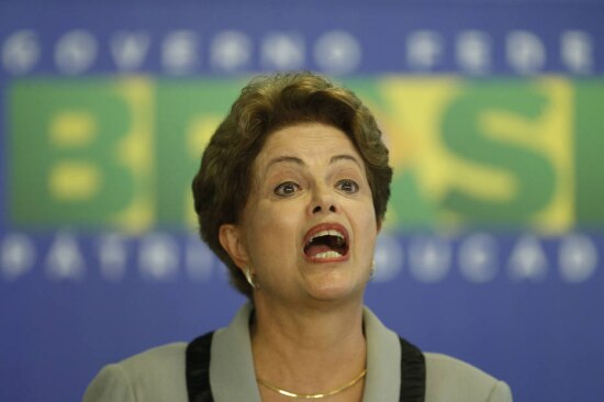 Aprovação do governo Dilma é de apenas 10,8%, segundo pesquisa da (CNT)/MDA.  Índice de insatisfação é o mais elevado desde setembro de 1999