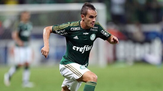 Lucas vira capitão e se torna um dos lideres no elenco do Palmeiras