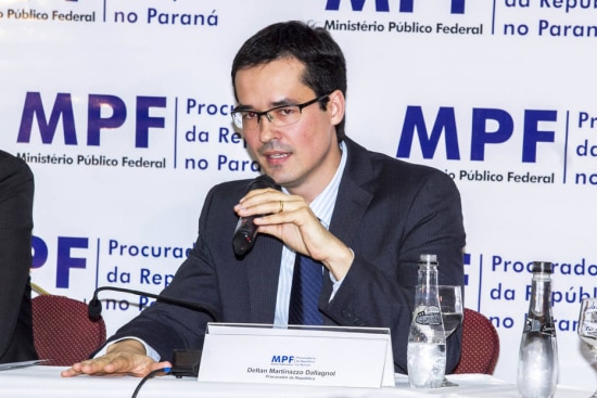 Procurador Deltan Dallagnol concede coletiva sobre operação em Curitiba