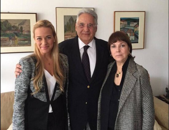 Lilian Tintori (esquerda) e Mitzy Capriles se reúnem com Fernando Henrique Cardoso&nbsp;