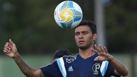 Palmeiras aguarda registro para Cleiton Xavier ser apresentado
