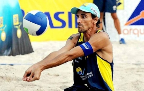 Emanuel é presidente da Comissão de Atletas de Vôlei de Praia da Confederação Brasileira de Vôlei (CBV)