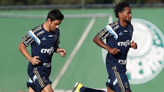 Palmeiras e Vasco se enfrentam na arena em clima de decisão