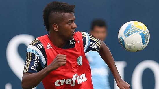 Oswaldo tem nove opções para quatro vagas no Palmeiras
