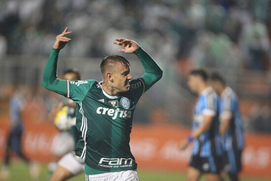 Róger Guedes entra bem e nega ter feito gol 'na sorte'