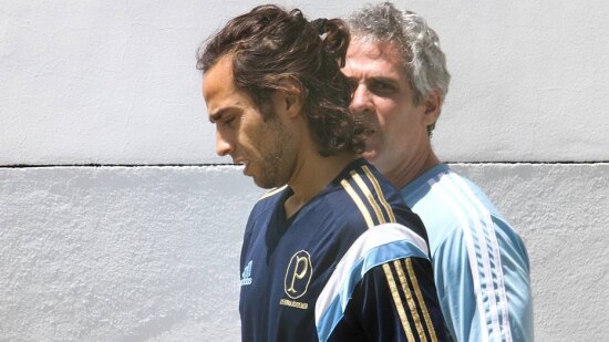 Valdivia só fica no Palmeiras se aceitar reduzir o salário