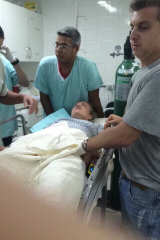 Com escoriações leves, apresentadores foram levados para hospitais da região