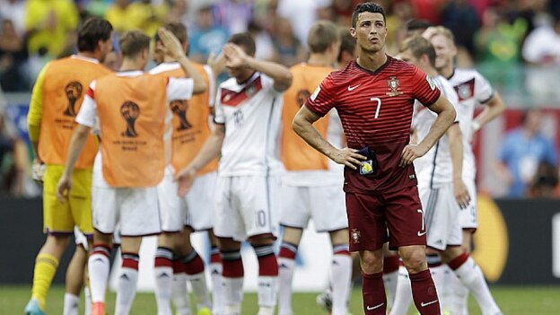 Natacha Pisarenko/AP - Cristiano Ronaldo foi ofuscado por Muller