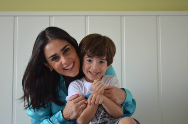Acervo pessoal Rita Lisauskas, autora do 'Mãe sem Manual', e seu filho.