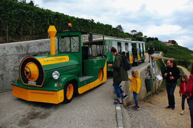 Marco Antonio Carvalho/Estadão Lavaux Express: O trenzinho amarelo percorre as vinícolas, com parada para degustação