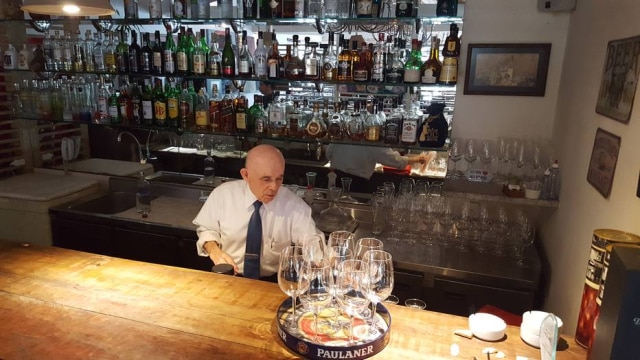 Bruna Toni/Estadão Seu Antonio trabalha há 31 anos no tradicional Restaurante Picolino