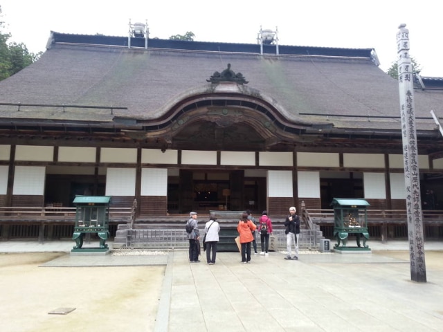 Adriana Moreira/Estadão Há cerca de 130 templos em Koya-san, cidade sagrada do budismo; o Kongobu-ji é o mais importante deles