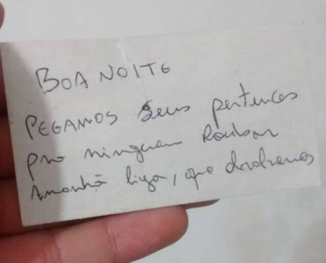 Família viu que carro de Igor estava com o vidro aberto e resolveu guardar os pertences.