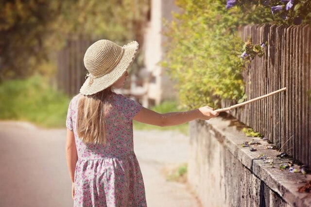 Pixabay A menina foi adotada pela madrasta e manteve o nome da mãe biológica na certidão de nascimento.
