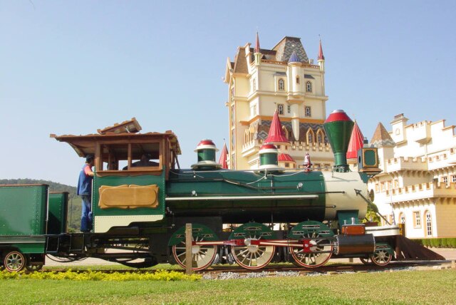 Divulgação/Beto Carrero World Beto Carrero World é atração mais conhecida em Penha, mas moradores podem indicar boas praias na região