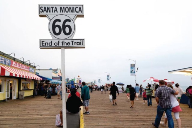 Carol Highsmith/Visit California Santa Monica. Movimento é grande no píer da Califórnia