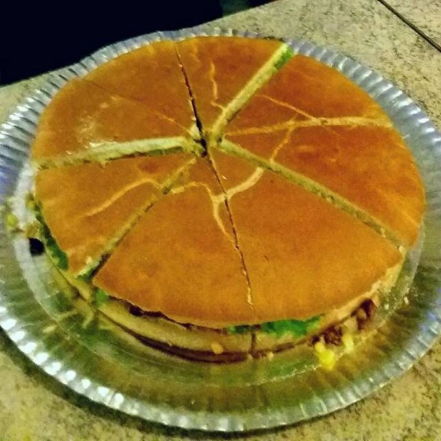 Imagem cedida pela Lanchonete Roda D'Água Hambúrguer chega a pesar mais de 4 kg