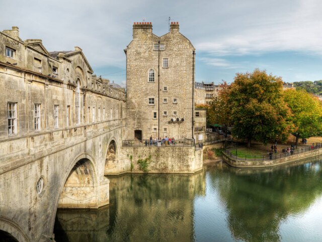 Colin Hawkins/Visit Britain Pulteney Bridge, um ícone de Bath