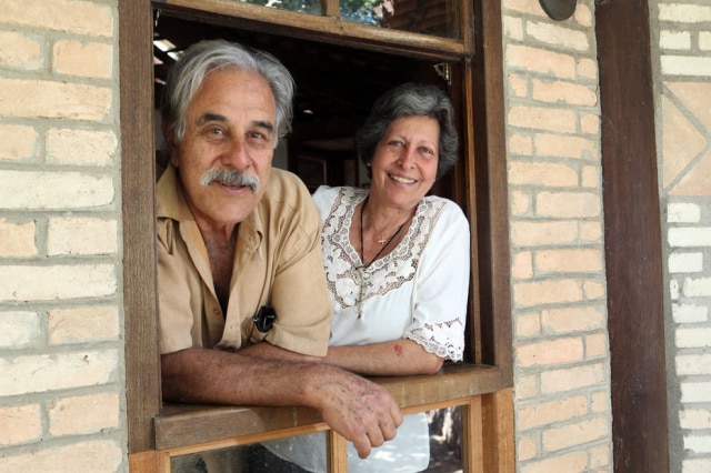 Evandro Ayer e sua esposa Catarina no Santuario Ecologico Vagafogo