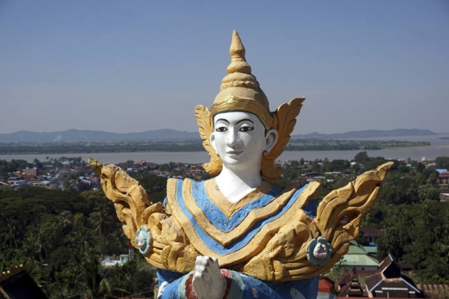 Denis D. Gray/AP Pagoda de Kyaik Than Lan oferece uma vista 360 graus da cidade