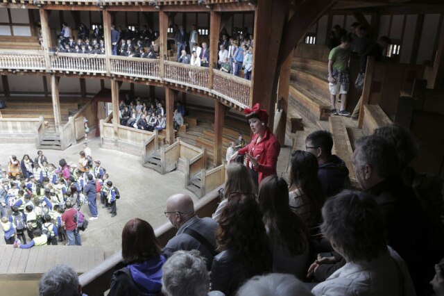 Luke Tchalenko/The New York Times No Teatro Shakespeare's Globe, peças do autor mais consagrado do país de abril a outubro
