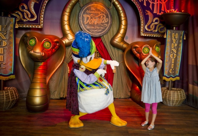Gene Duncan Storybook Circus: Pato Donald brilha no palco da Disney